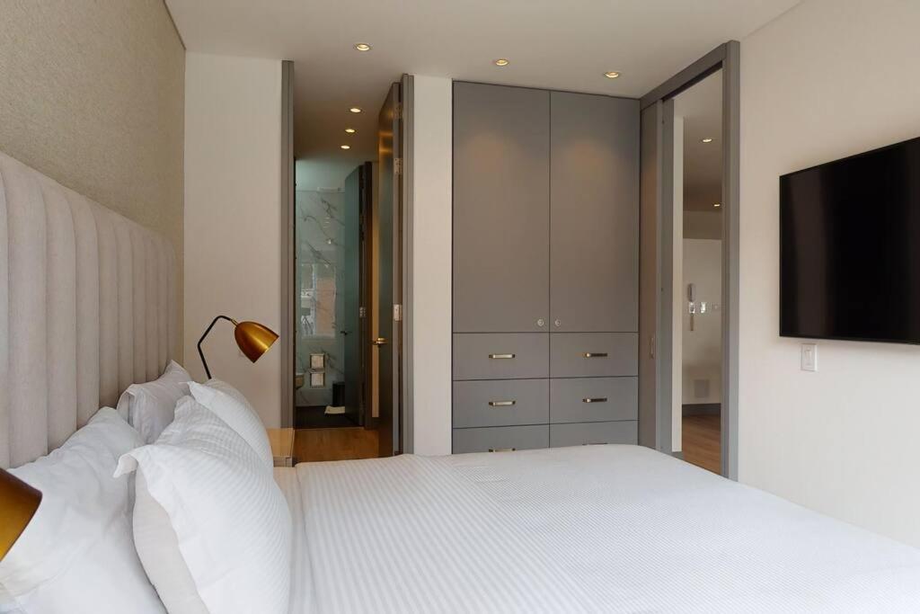 Exclusivo Y Lujoso Apto Area 93 Apartamento